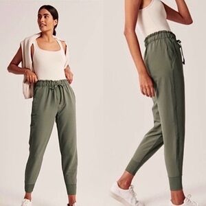 Abercrombie & Fitch Traveler High-Waisted Joggers M Olive Green